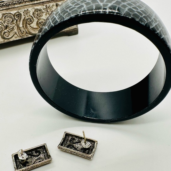 Vintage Snake Bangle & Ornate Earrings - Picture 5 of 7